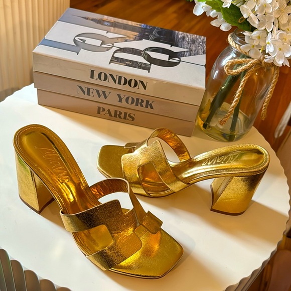 Gold Heels - Picture 3 of 5